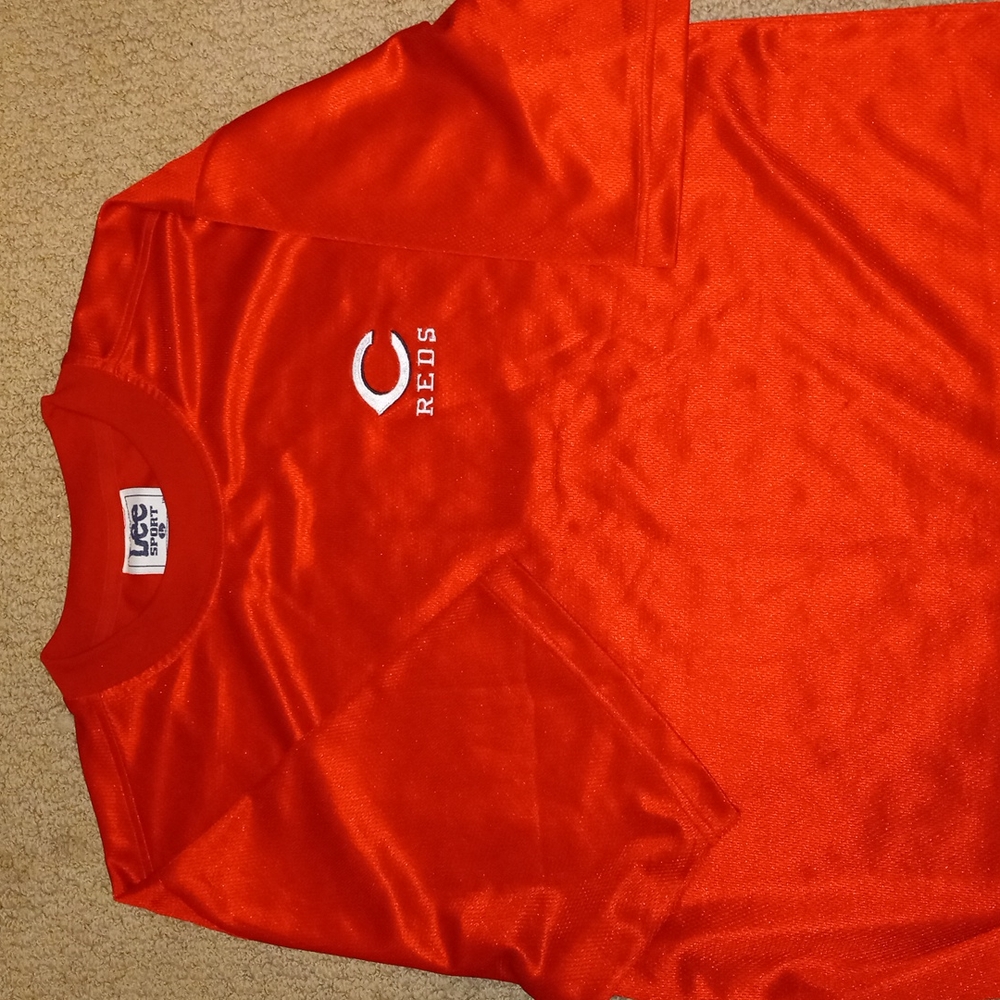 Men's Cincinnati Reds t shirt